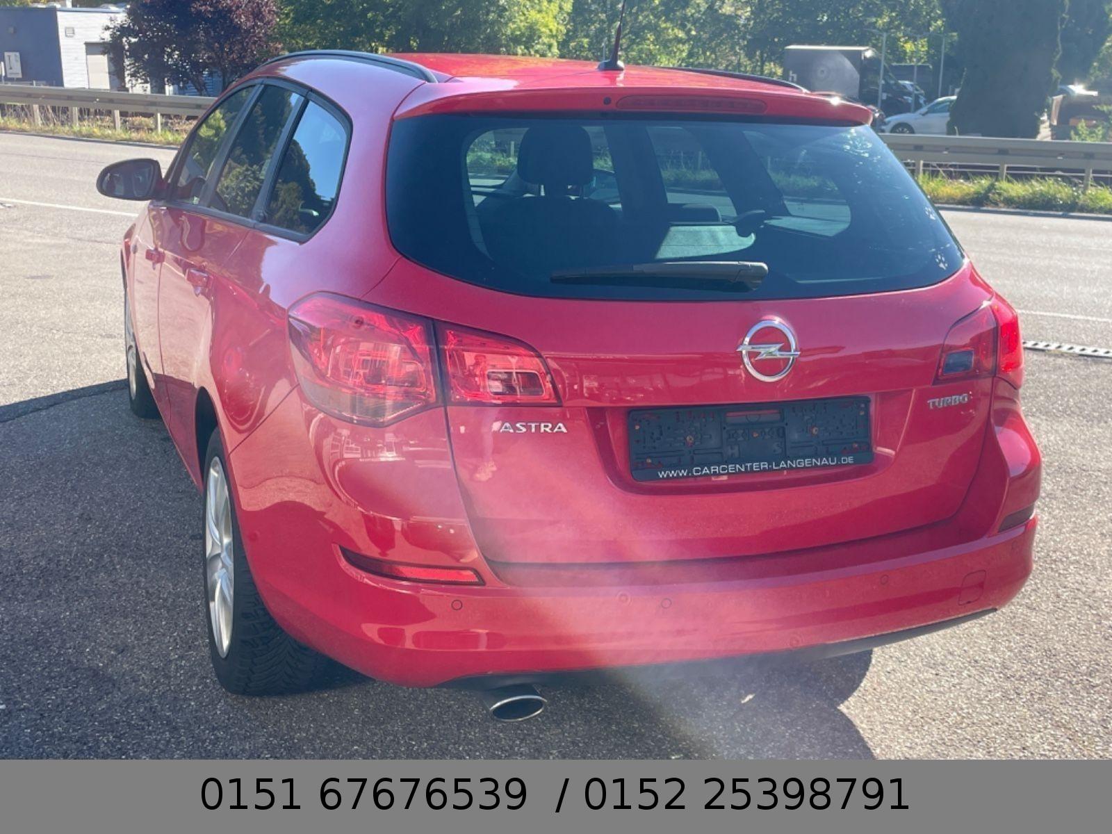 Opel Astra 2011 — photo 11
