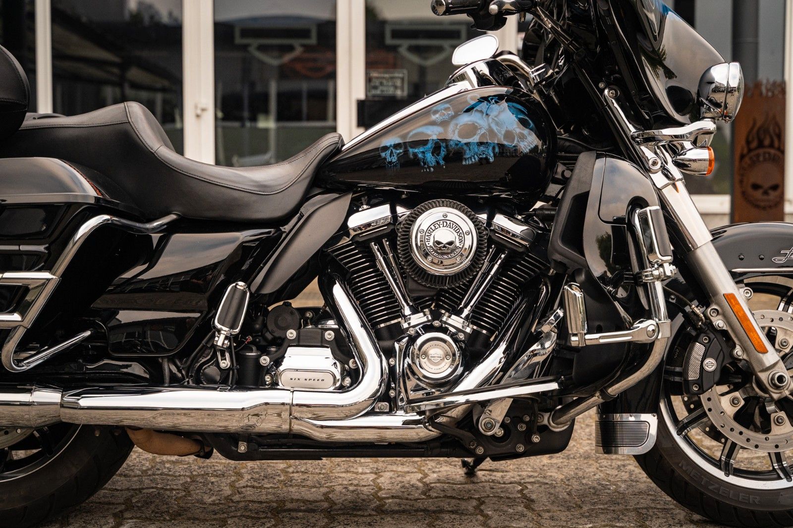 Fahrzeugabbildung Harley-Davidson FLHTK E-Glide Ultra Limited - Jekill -