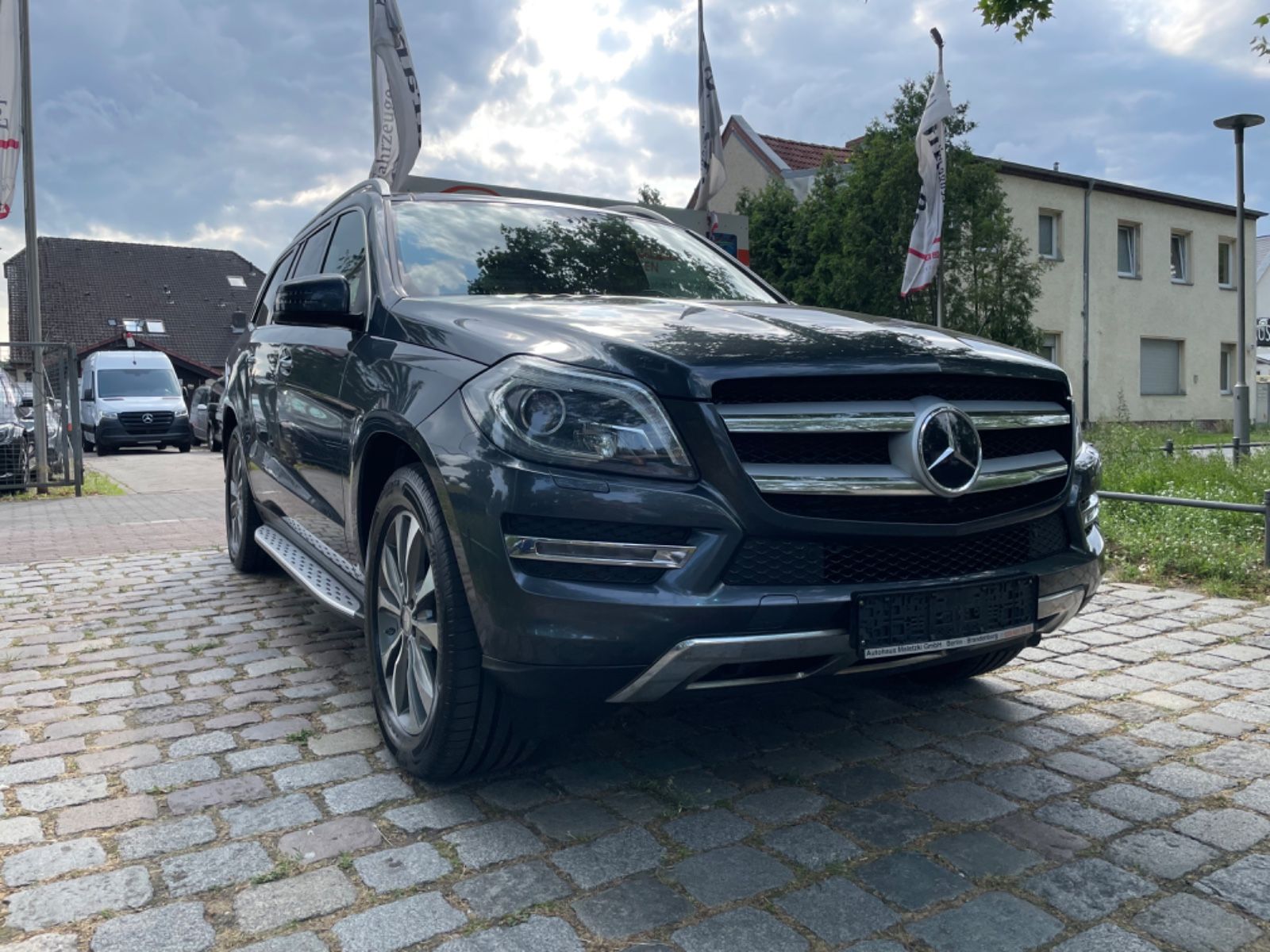 Fahrzeugabbildung Mercedes-Benz GL 350 BlueTec 4Matic*HarmanKardon*Bi-Xenon*