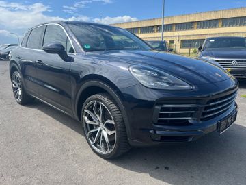 Porsche Cayenne - 1