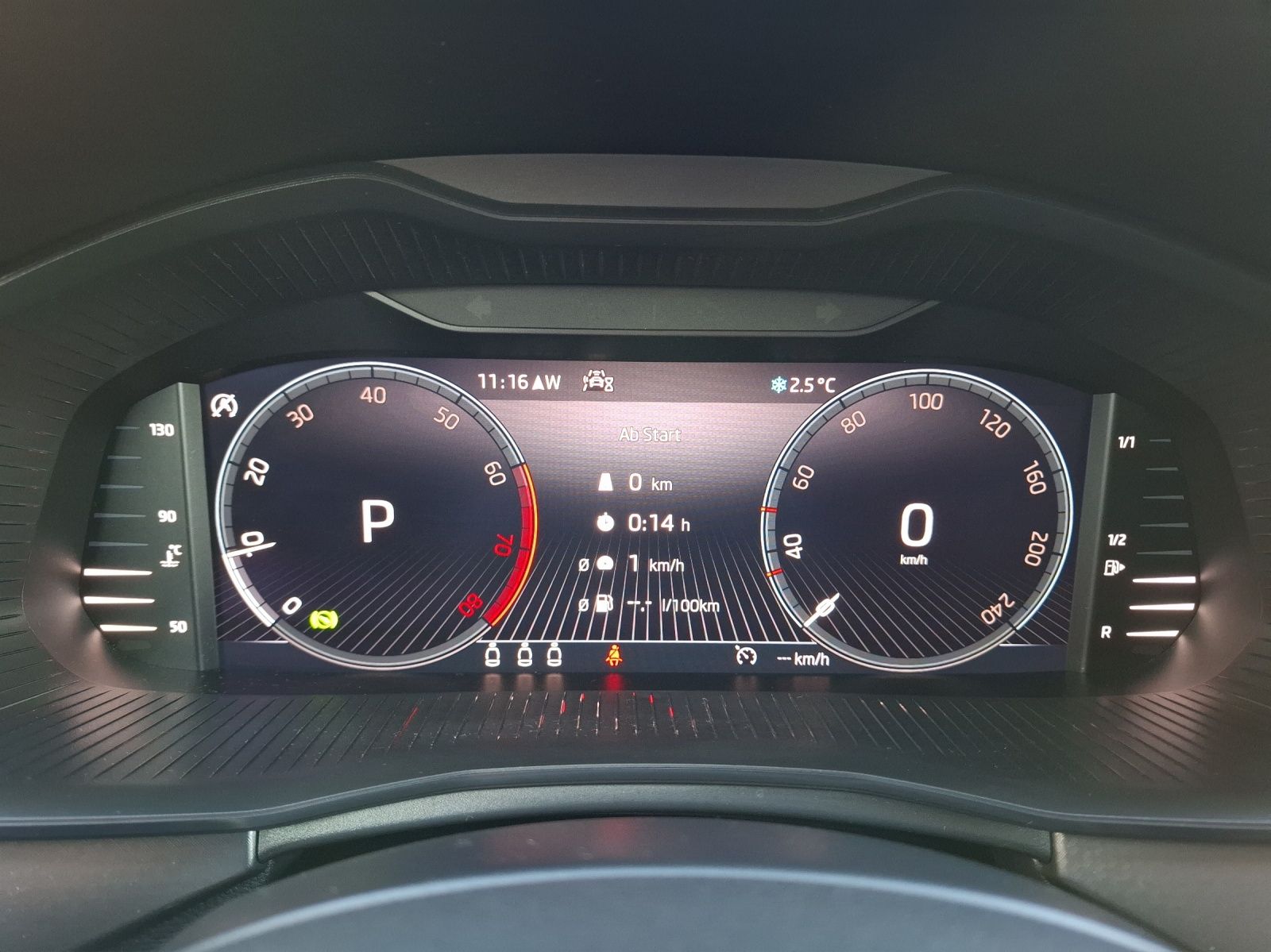 Fahrzeugabbildung SKODA Kamiq TSI Clever DSG LED Navi AID GRA RFK SH