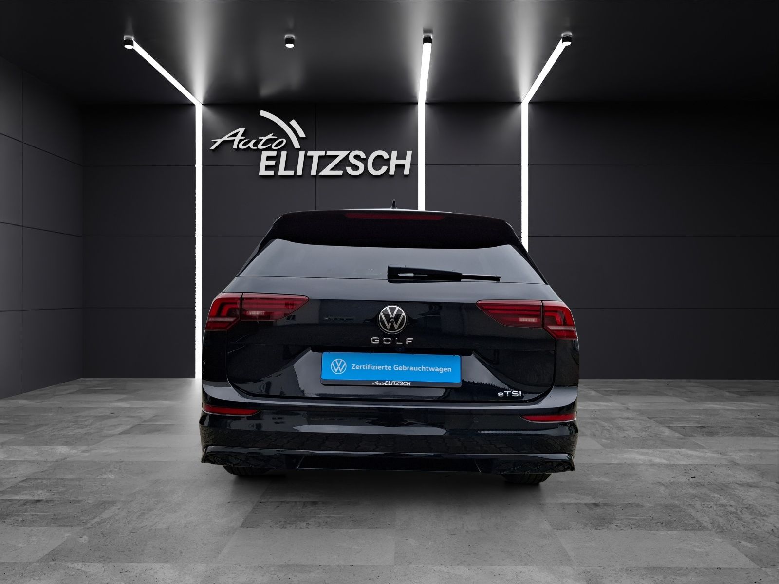 Fahrzeugabbildung Volkswagen Golf VIII Variant eTSI R-Line DSG LED Navi AID A