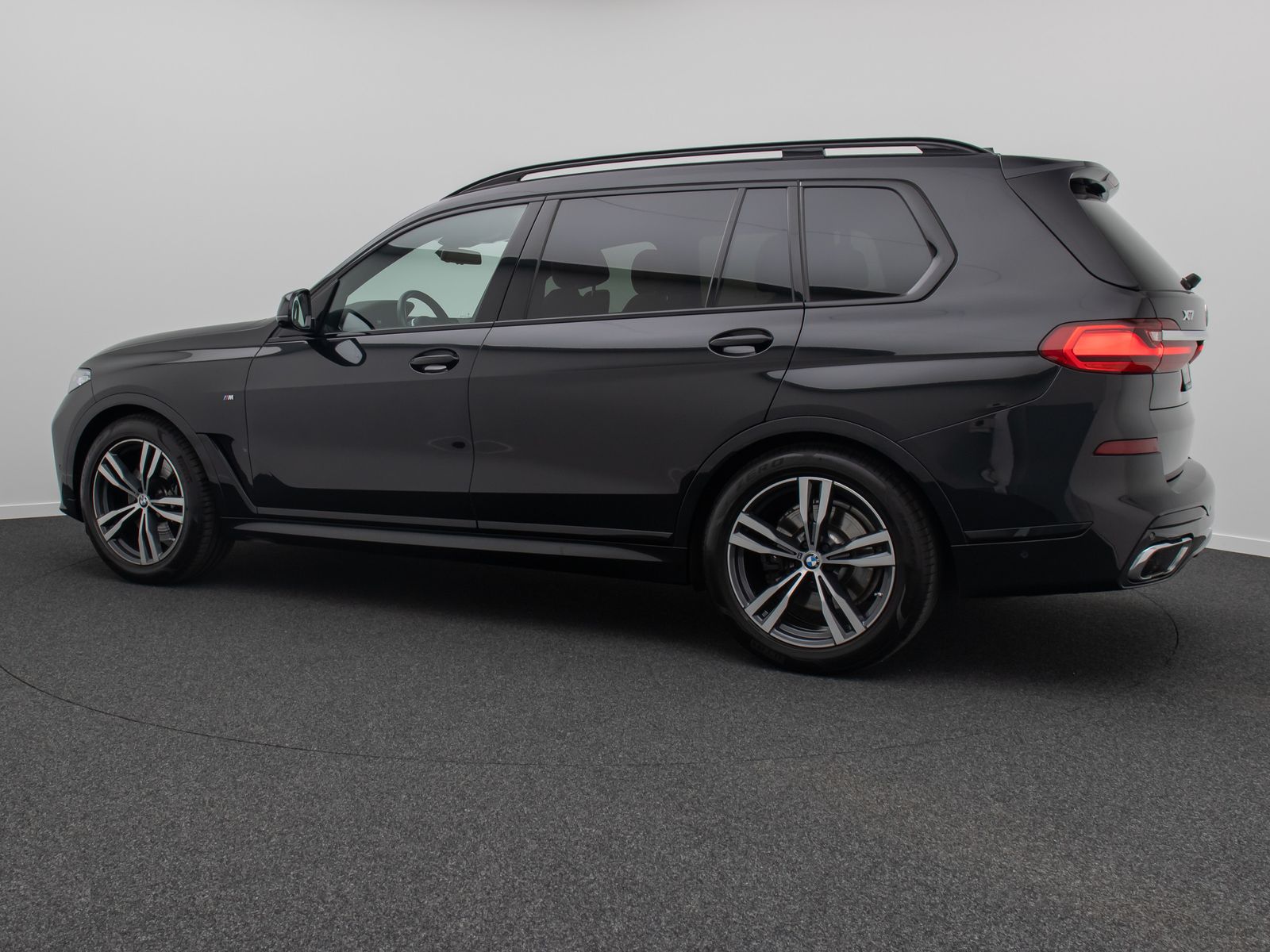Fahrzeugabbildung BMW X7 xD40d  M Sport 360°Laser DAB Soft-Cl DisplKey