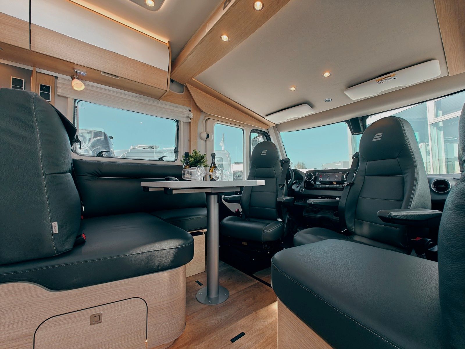 Fahrzeugabbildung HYMER / ERIBA / HYMERCAR B-KLASSE MC I 680 PREMIUM - NEU! MODELL 2025