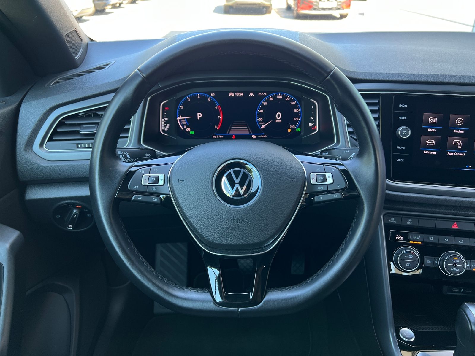 Fahrzeugabbildung Volkswagen T-Roc Cabriolet Style 1.5 TSI DSG *BlackStyle,AH