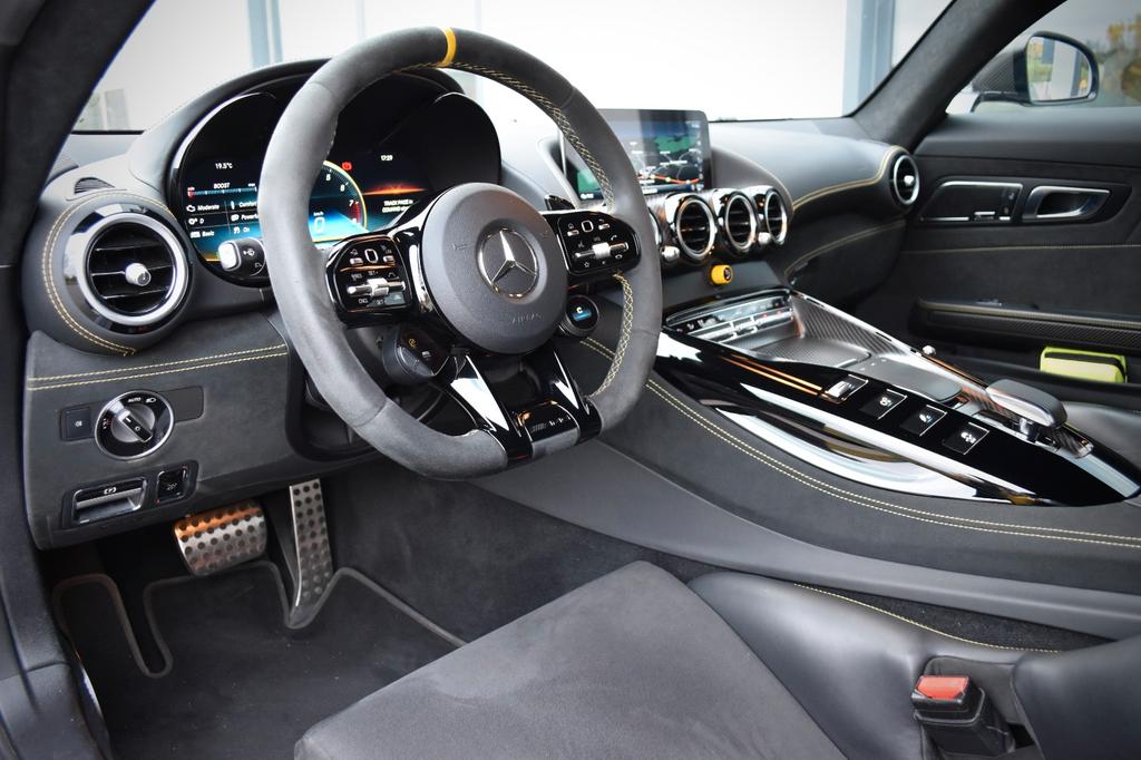 Mercedes-Benz AMG GT R