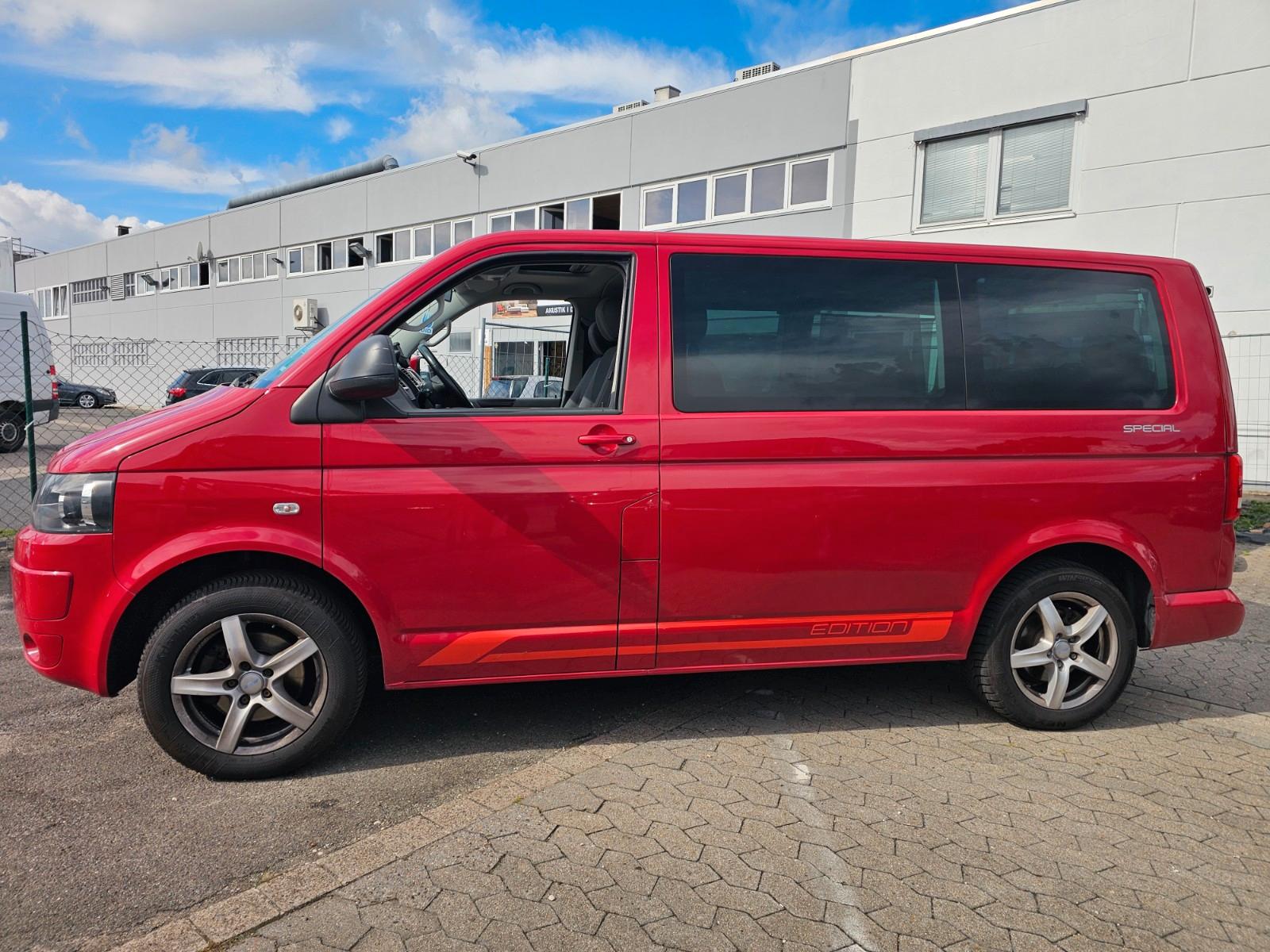 VOLKSWAGEN T5 MULTIVAN 2.0 TDI 140CH - BVM - CHAUFFAGE AUXILLIAIRE - TOIT OUVRANT - 1ERE MAIN - DISTRIBUTION NEUVE