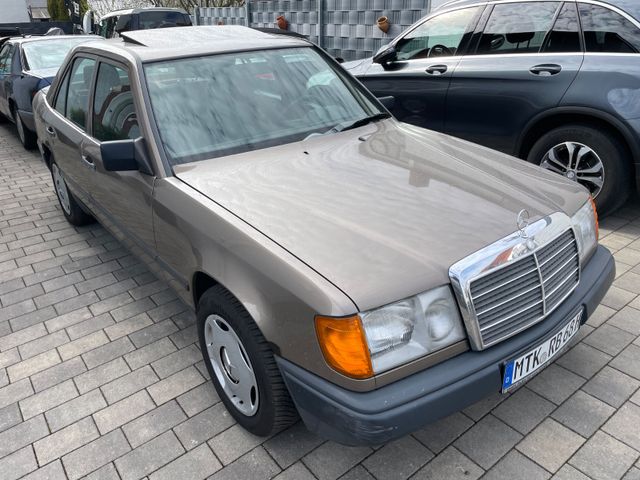 Mercedes-Benz 230E Automatik Schiebedach Tüv neu mit H-Kennz.