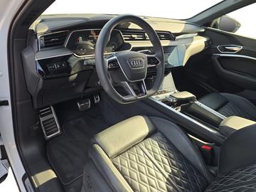 صورة 4 لـ 2023 AUDI Q8 E-TRON