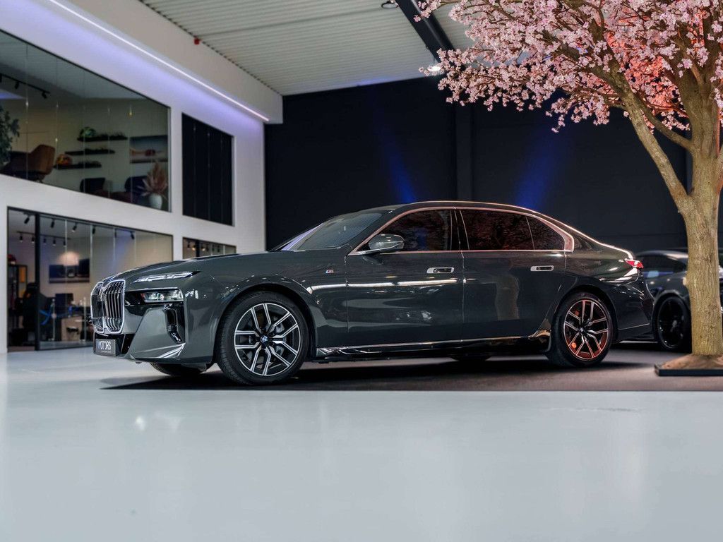BMW i7 xDrive60 - 101.7 kWh - M Sport - Executive Lo imagem 2