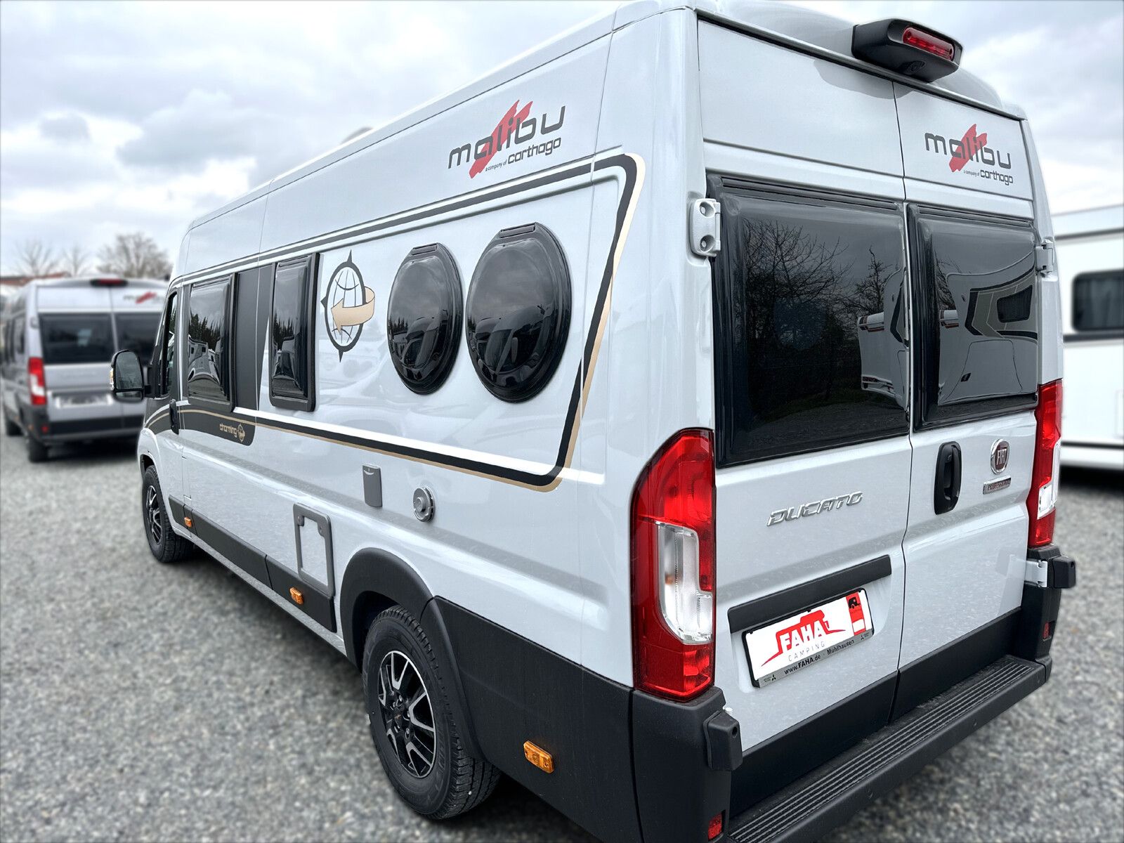 Fahrzeugabbildung Malibu Van first class - two rooms 640 LE RB Lithium