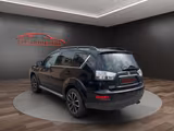 Mitsubishi Outlander Motion 2WD - Mitsubishi Outlander mit Diesel-Antrieb: Allradantrieb, Geländewagen