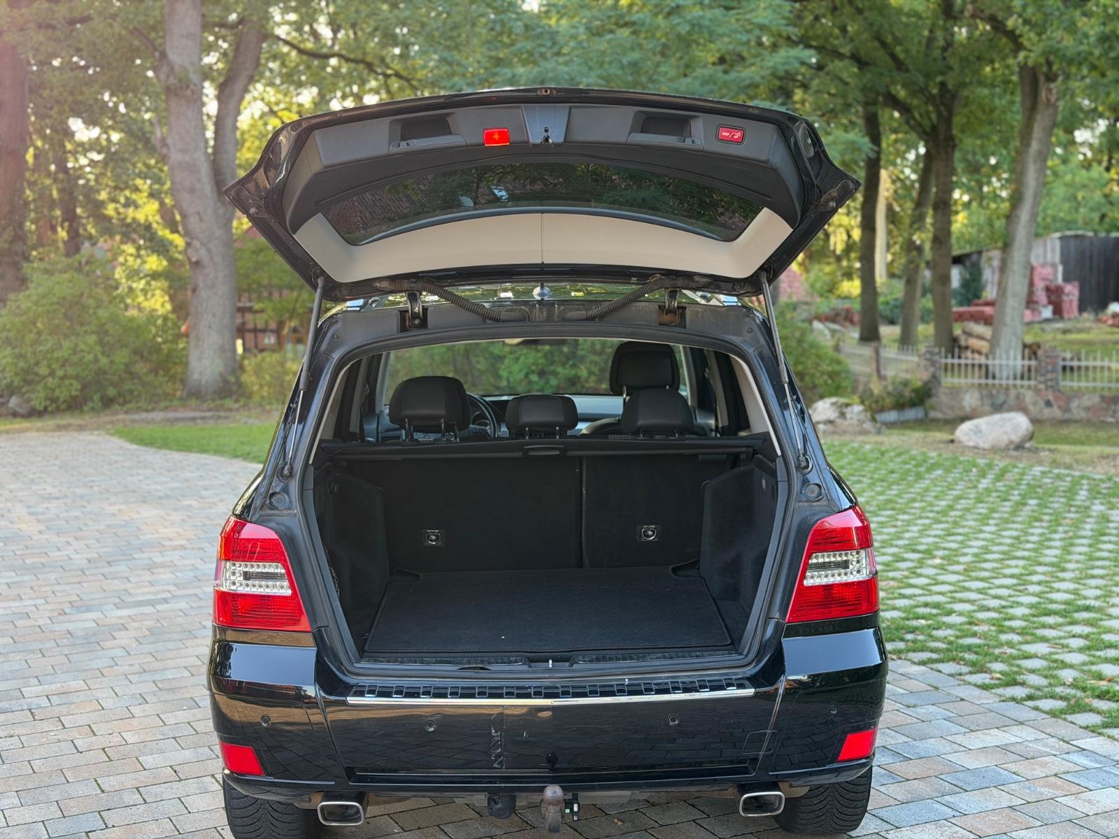 Mercedes-Benz GLK350 2010 — photo 7