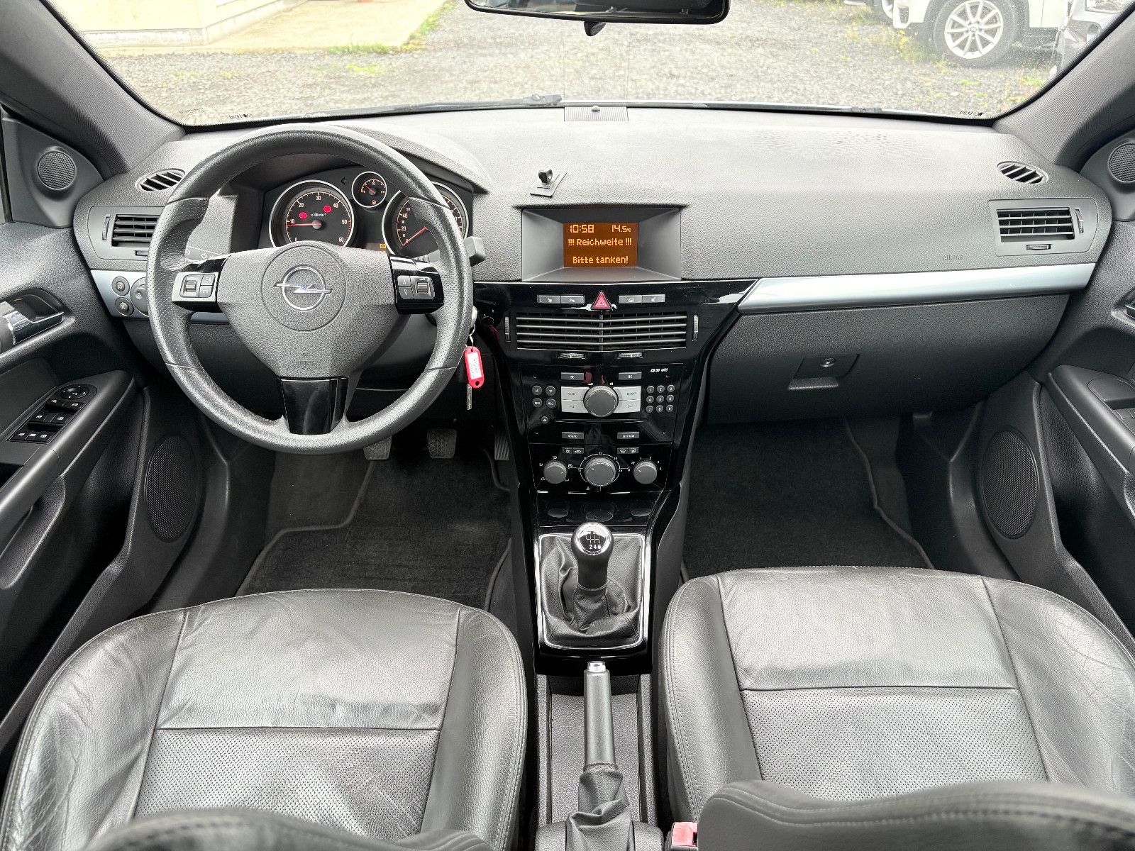 Fahrzeugabbildung Opel Astra 1.9 CDTI Leder Klima 1.HAND 110kW