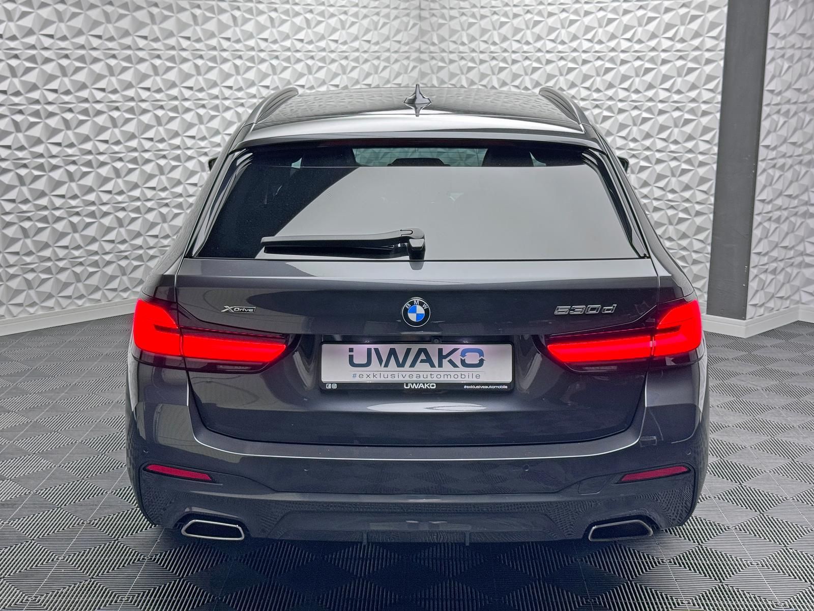 Fahrzeugabbildung BMW d*M-PAKET*XDRIVE*LASER*PANO*AHK*ACC*HUD*RCAM