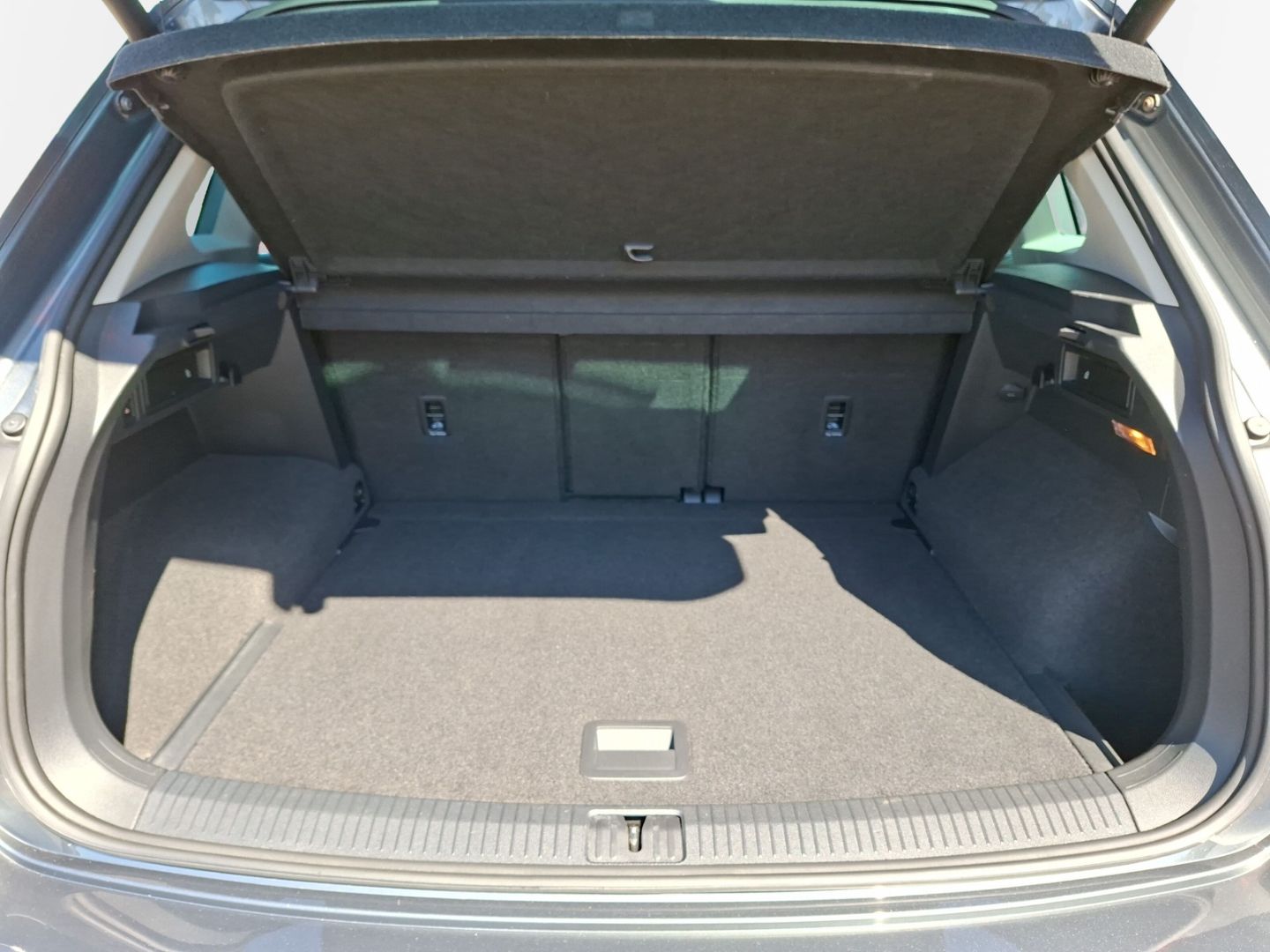 Tiguan R-Line 1.4 TSI Sound *AHK*LED*APPConnect*