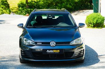Volkswagen Golf - 8