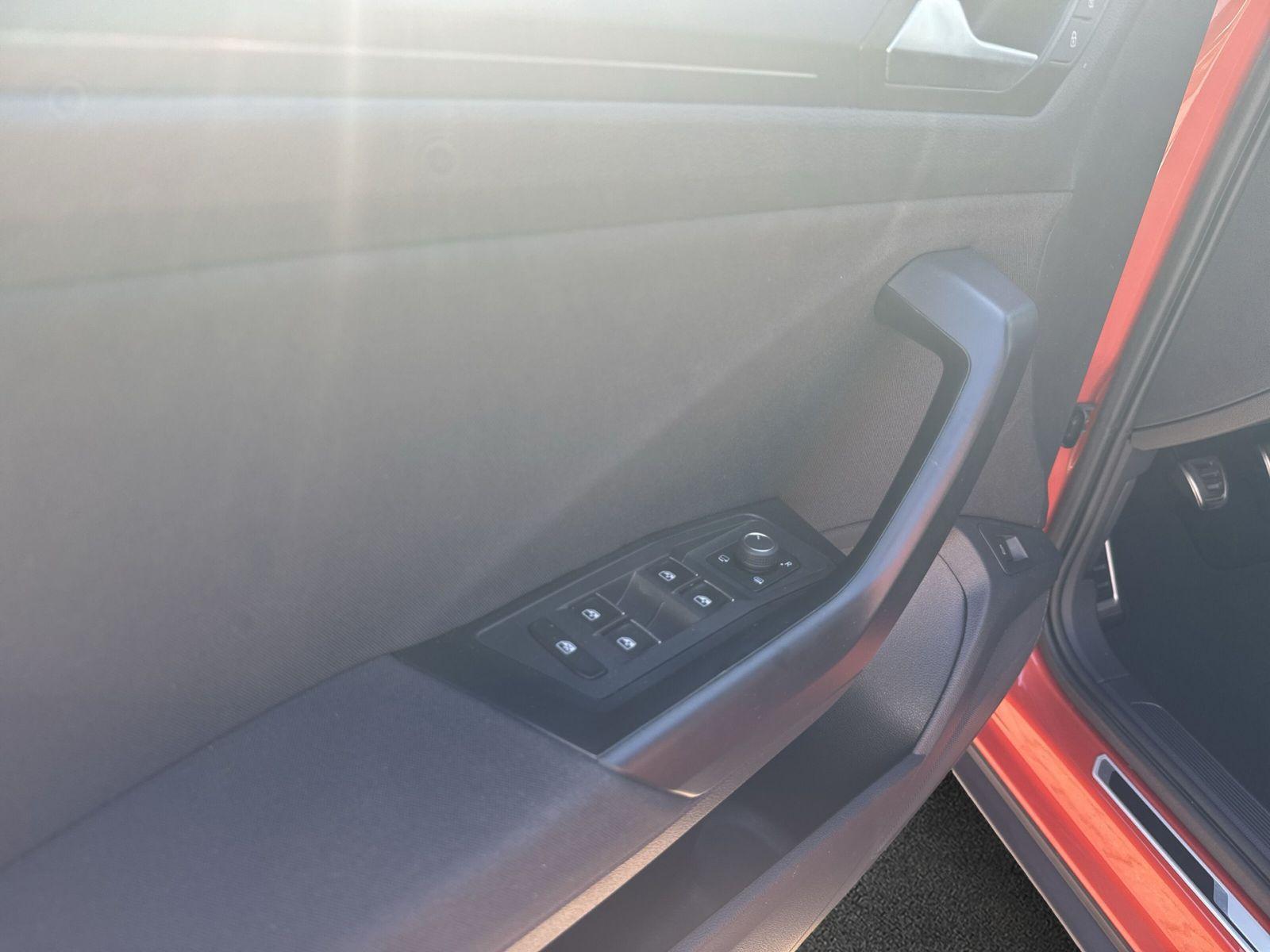 Volkswagen T-Roc 1.6 TDI United LED Kamera GJR ACC, миниатюра 19