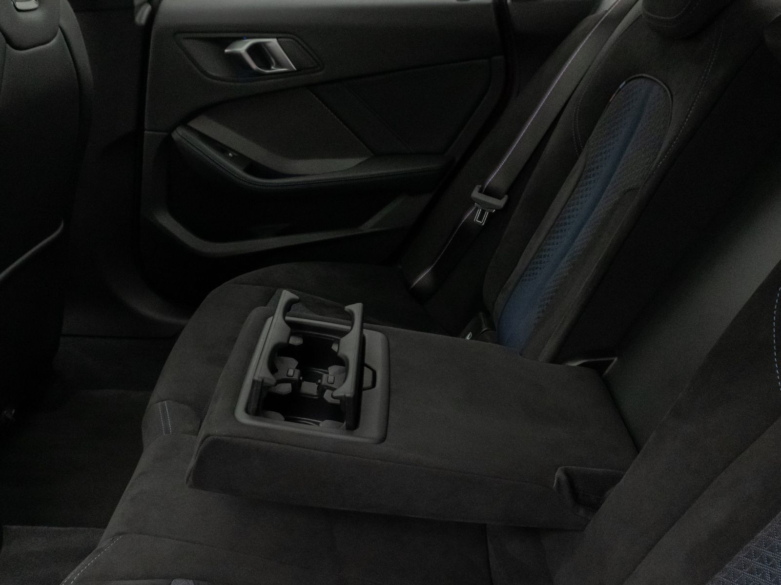 Fahrzeugabbildung BMW 220i Gran Coupé xDr M Sport Panorama Kamera H/K