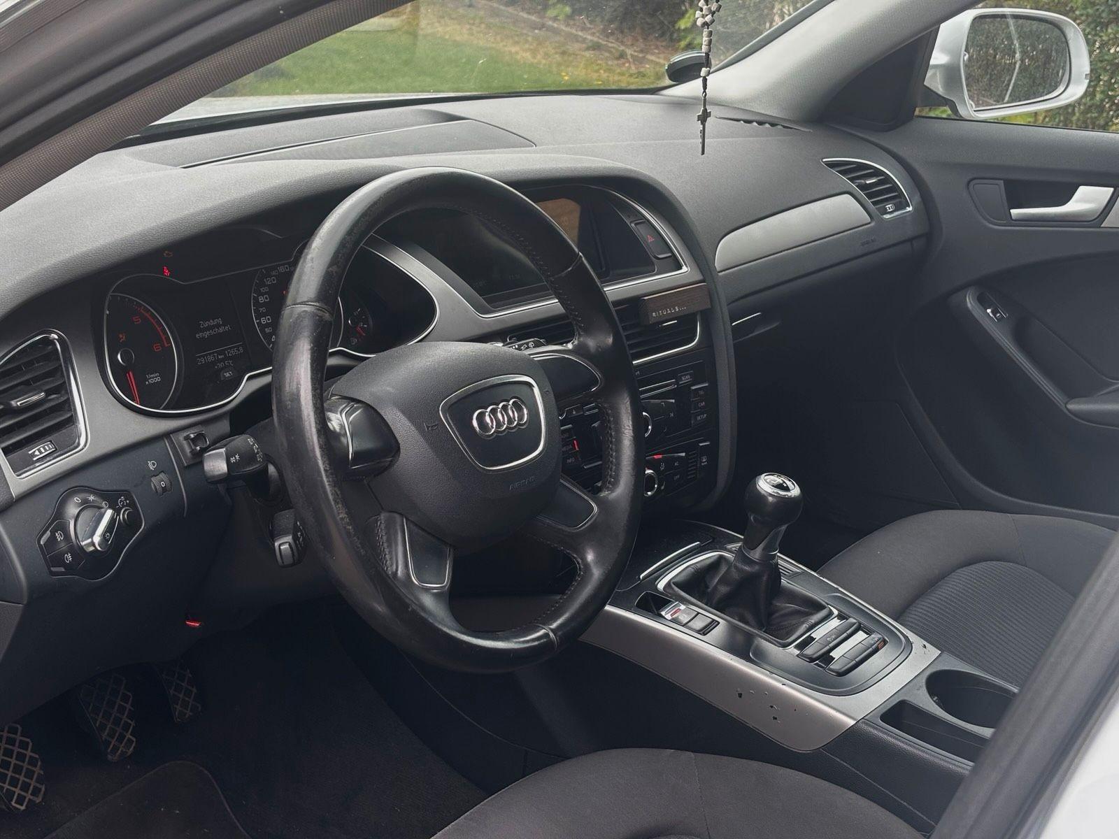 Audi A4 2012 — photo 7