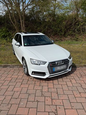 AUDI AUDI S4 B9 RS-Sitze B&amp;O Matrix Pano Massag...