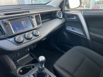 Toyota RAV4 2.0 4x4 *ALU*AHK*CAM*TEL*USB*KLIMA*ZV*