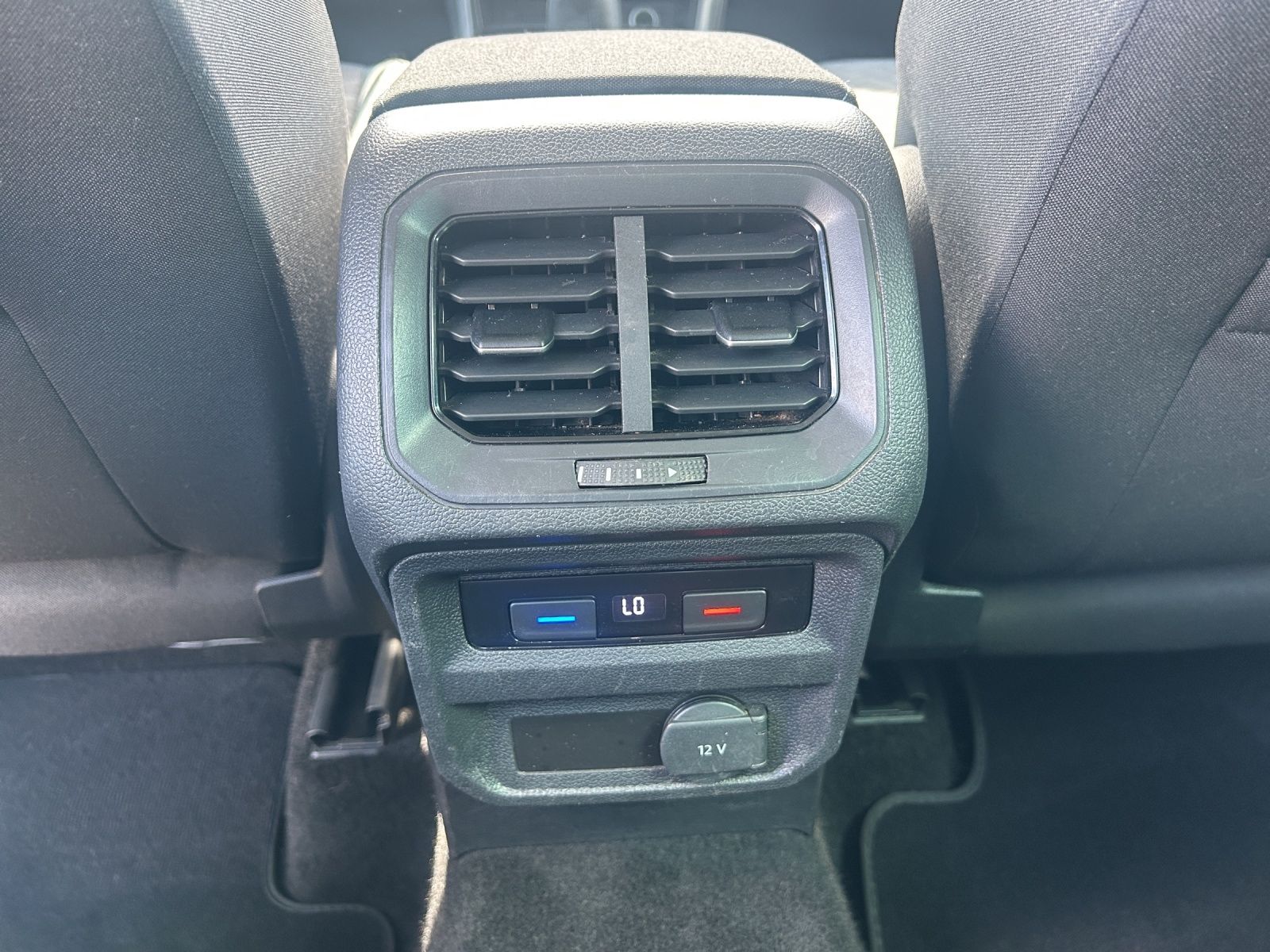 Fahrzeugabbildung Volkswagen Tiguan IQ.DRIVE LED Navi ACC AHK RFK SHZ