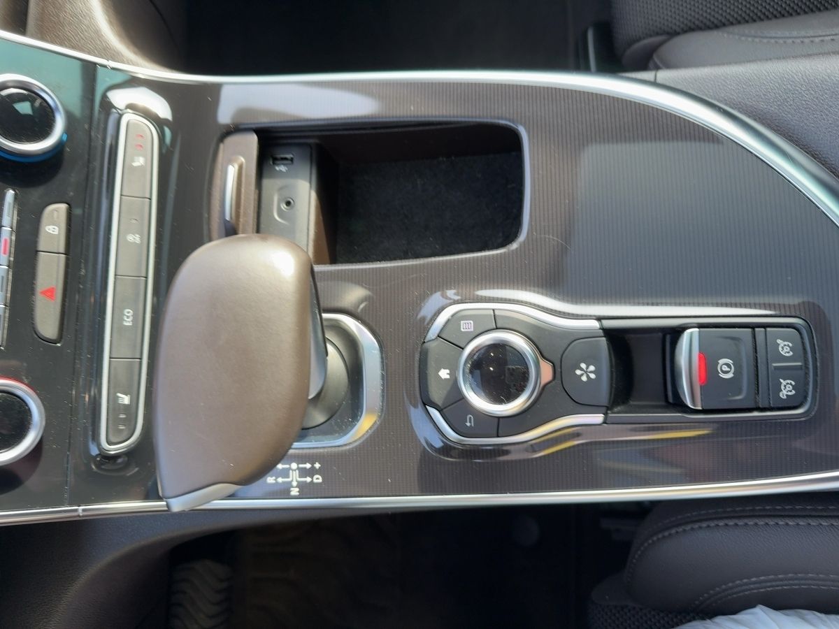 Fahrzeugabbildung Renault Espace TCe 225 EDC AHK el. Heckkl. Kamera WKR