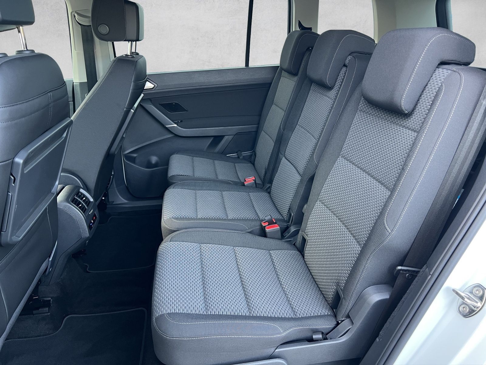 Touran R-Line 1.5 TSI DSG LED*ACC*DCC*Navi