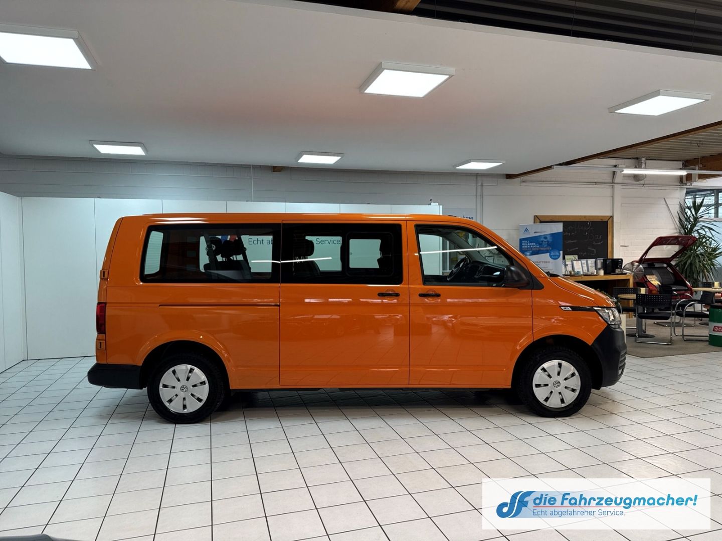 Fahrzeugabbildung Volkswagen Transporter T6.1 Kombi lang FWD DAB Notbremsass