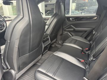 Porsche Cayenne - 10