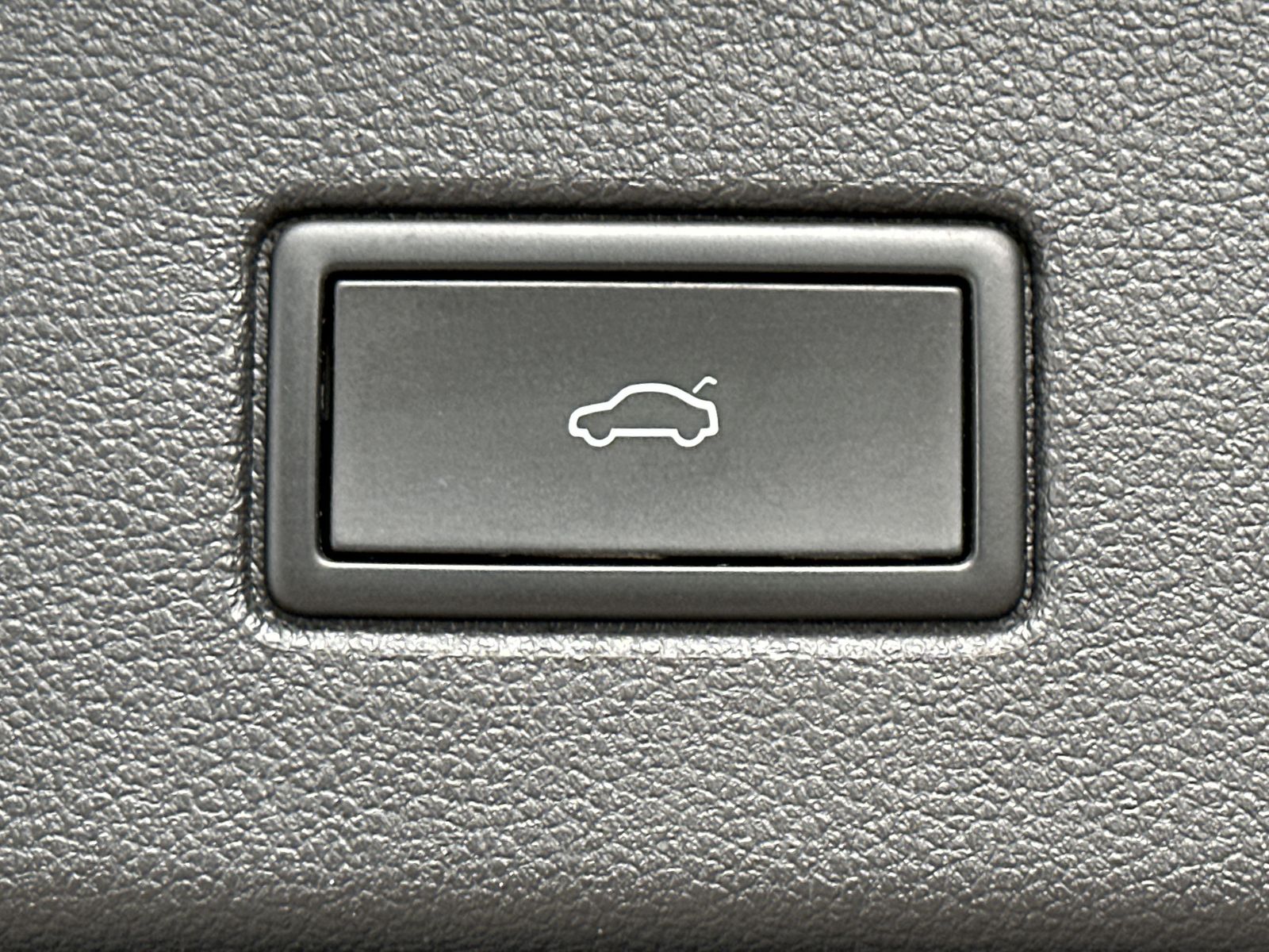 Fahrzeugabbildung Volkswagen Touran Comfortline 2.0 TDI DSG NAV+LED+ACC+AHK
