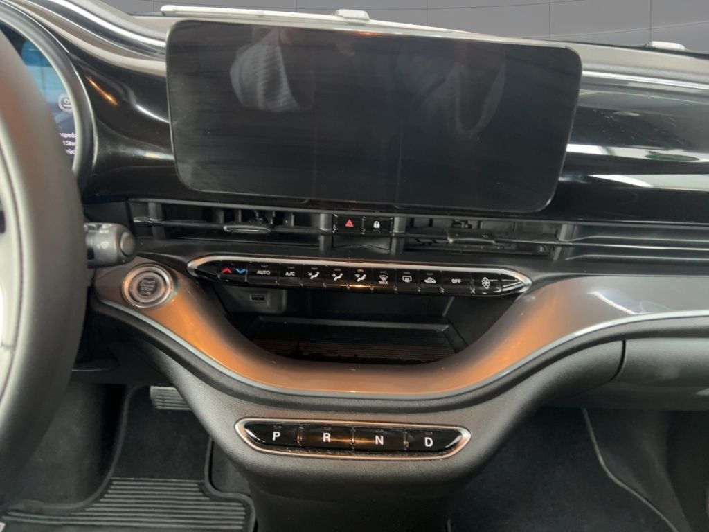 Fahrzeugabbildung Fiat 500e Keyless Go Tempomat DAB+ CarPlay LED Navi