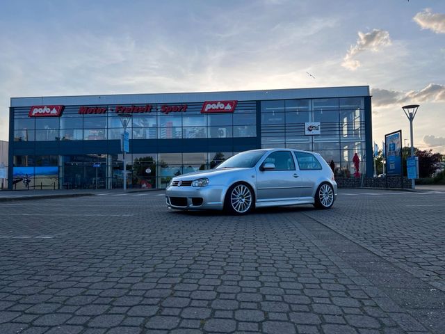 Volkswagen Golf 4 R32