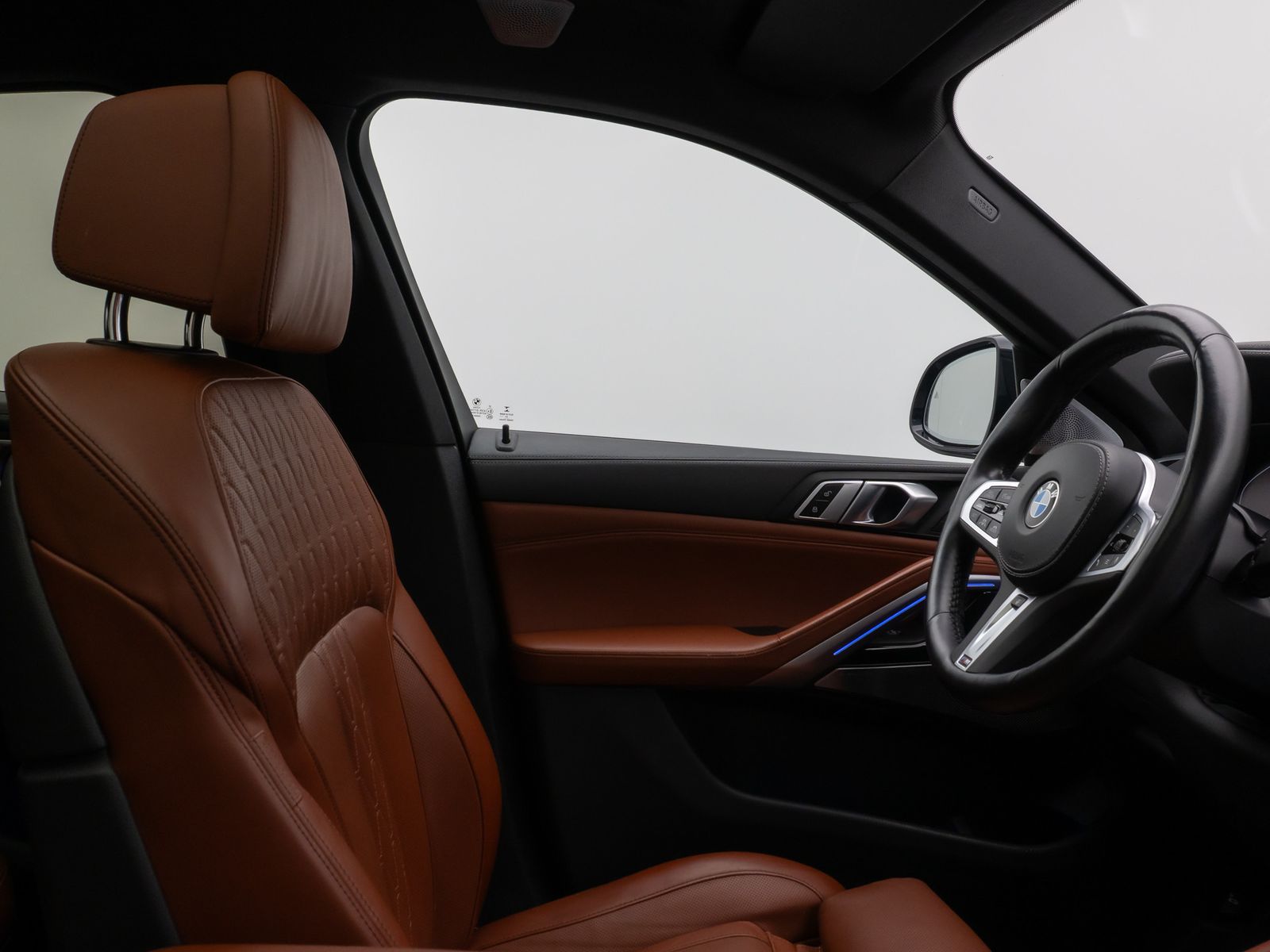 Fahrzeugabbildung BMW X6 M50i Panorama360°Laser Massage HUD B&W 22Zoll