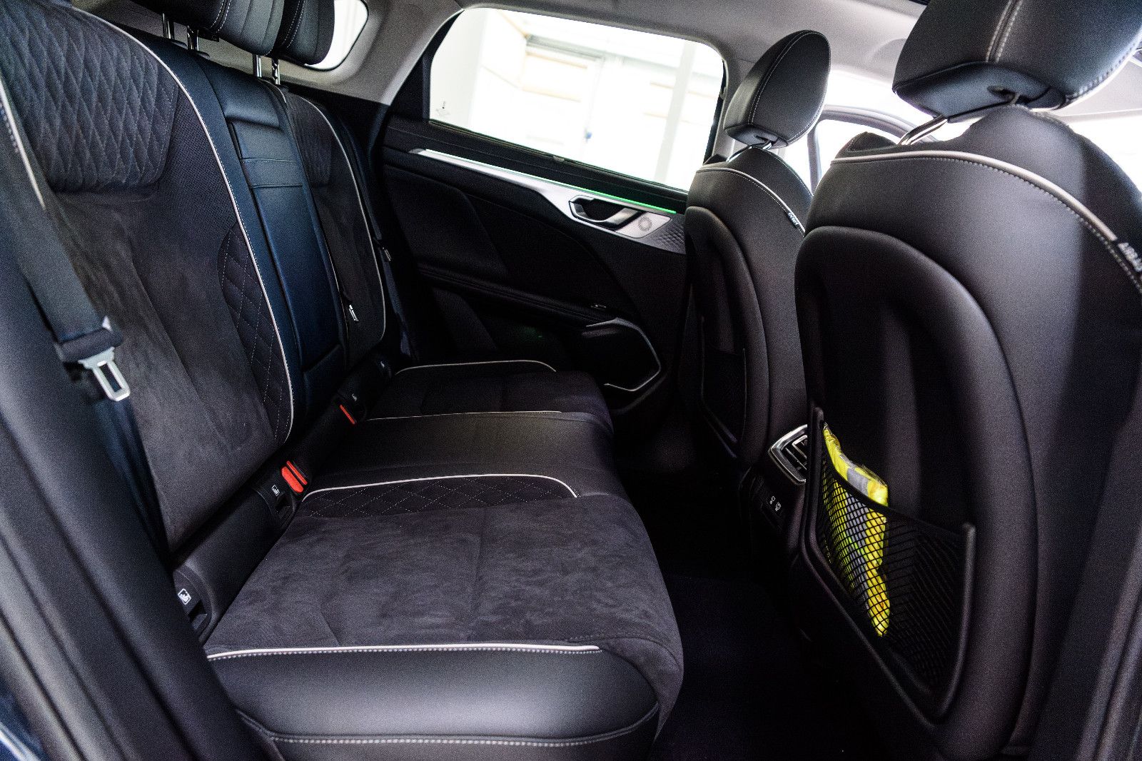 Fahrzeugabbildung GWM Wey 05 2.0 PHEV LUXURY 4WD Sitzpaket