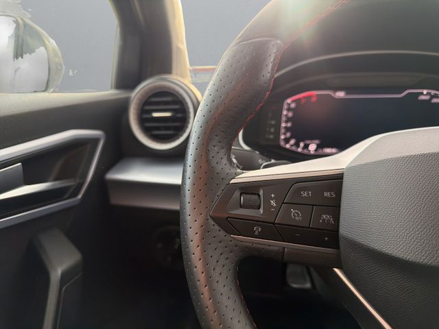 Arona FR 1,0 TSI DSG *LED+NAVI+SHZ+PDC+KAMERA*