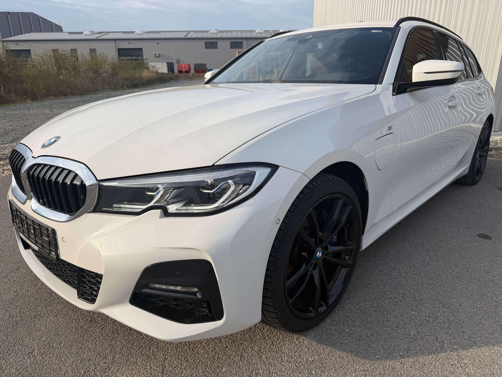 BMW 330 330 e M Sport *DAB*SITZHEIZUNG*KAMERA*TOP*