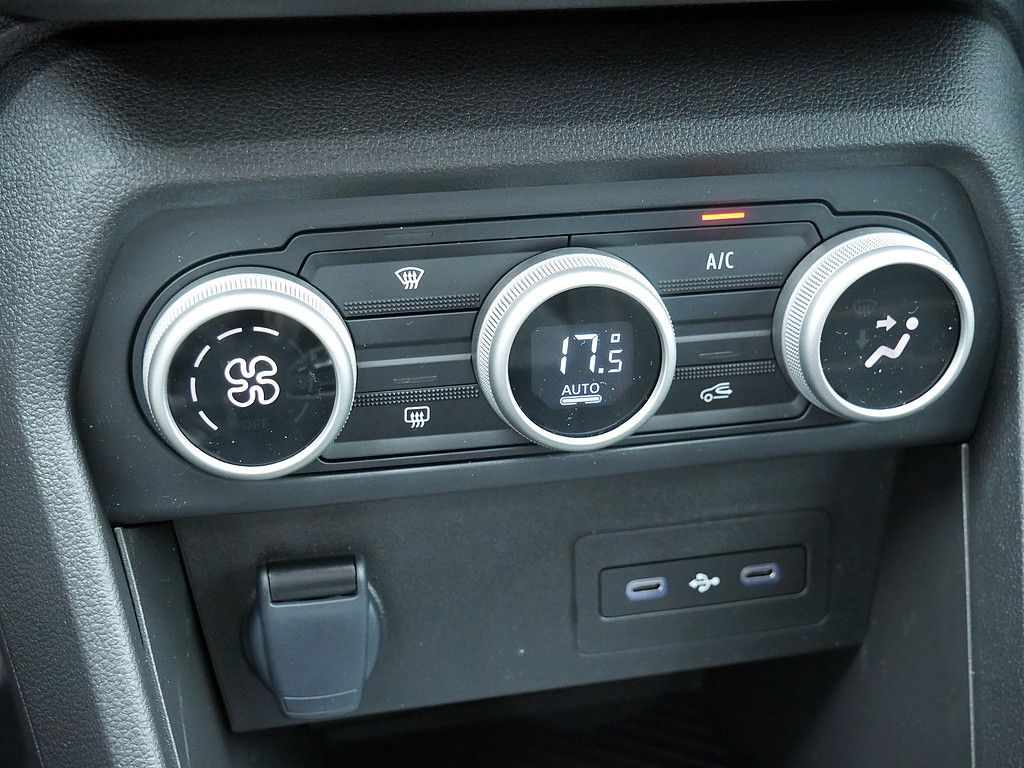 Fahrzeugabbildung Dacia Sandero Stepway Expression TCe 110 FACELIFT 2026