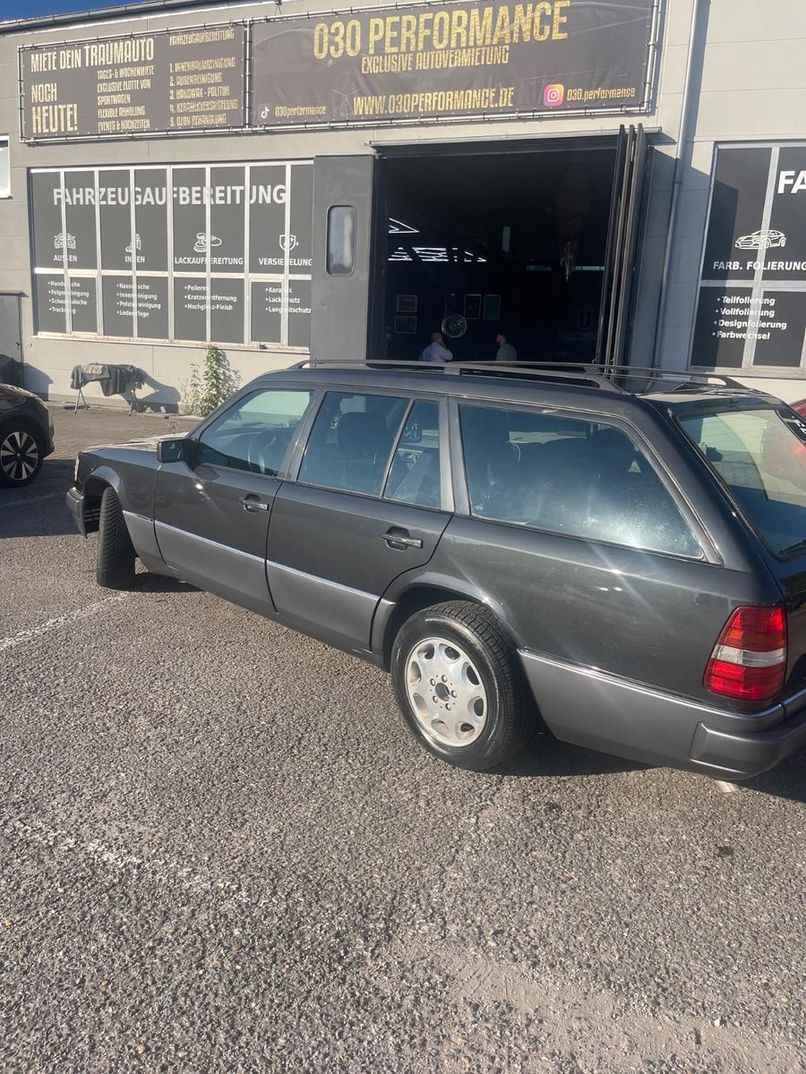 Mercedes-Benz E 220 T Automatik/Klima/Schiebedach