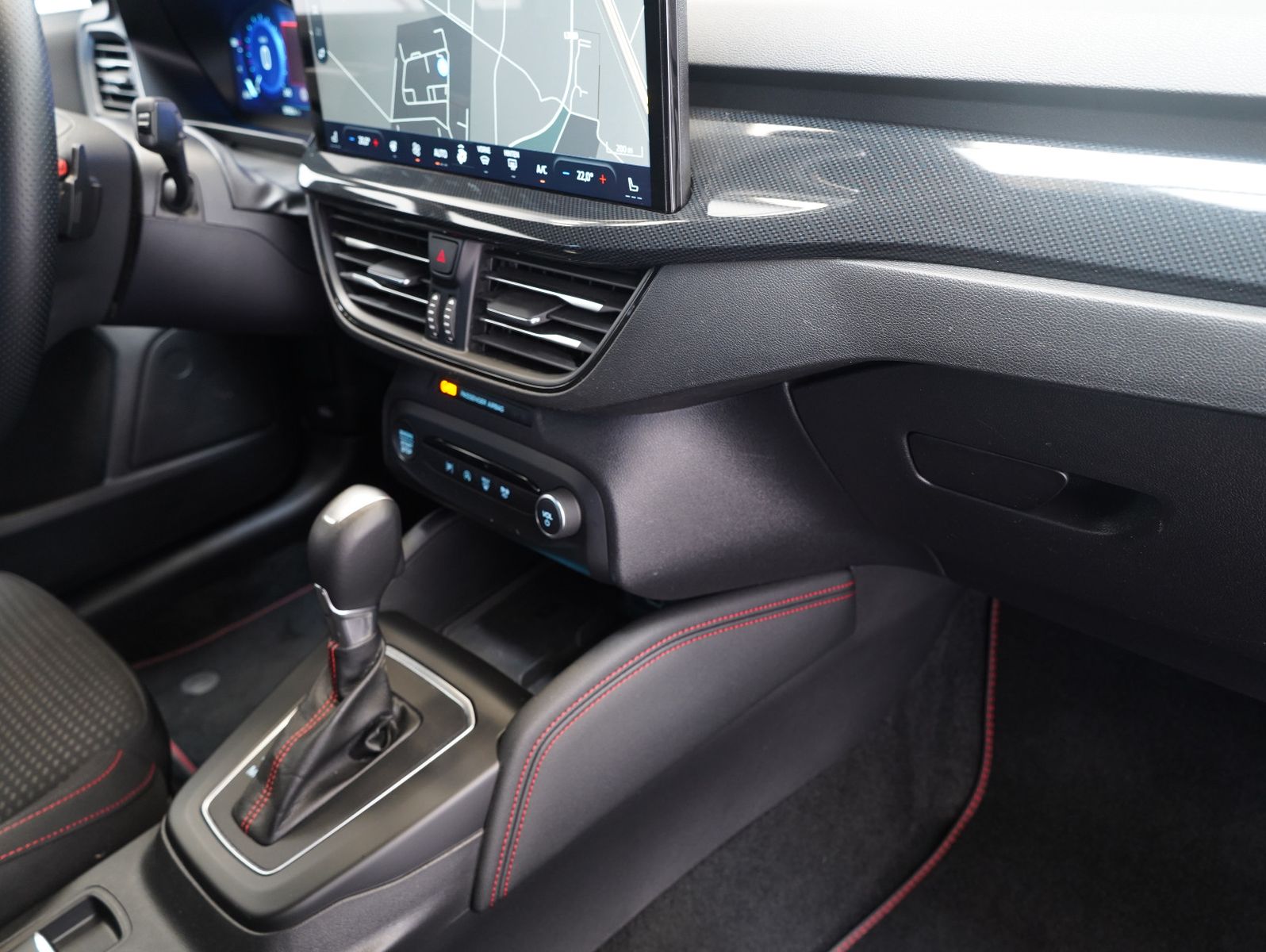 Fahrzeugabbildung Ford Focus Turnier ST-Line X 1.0 EcoBoost Mild-Hybrid