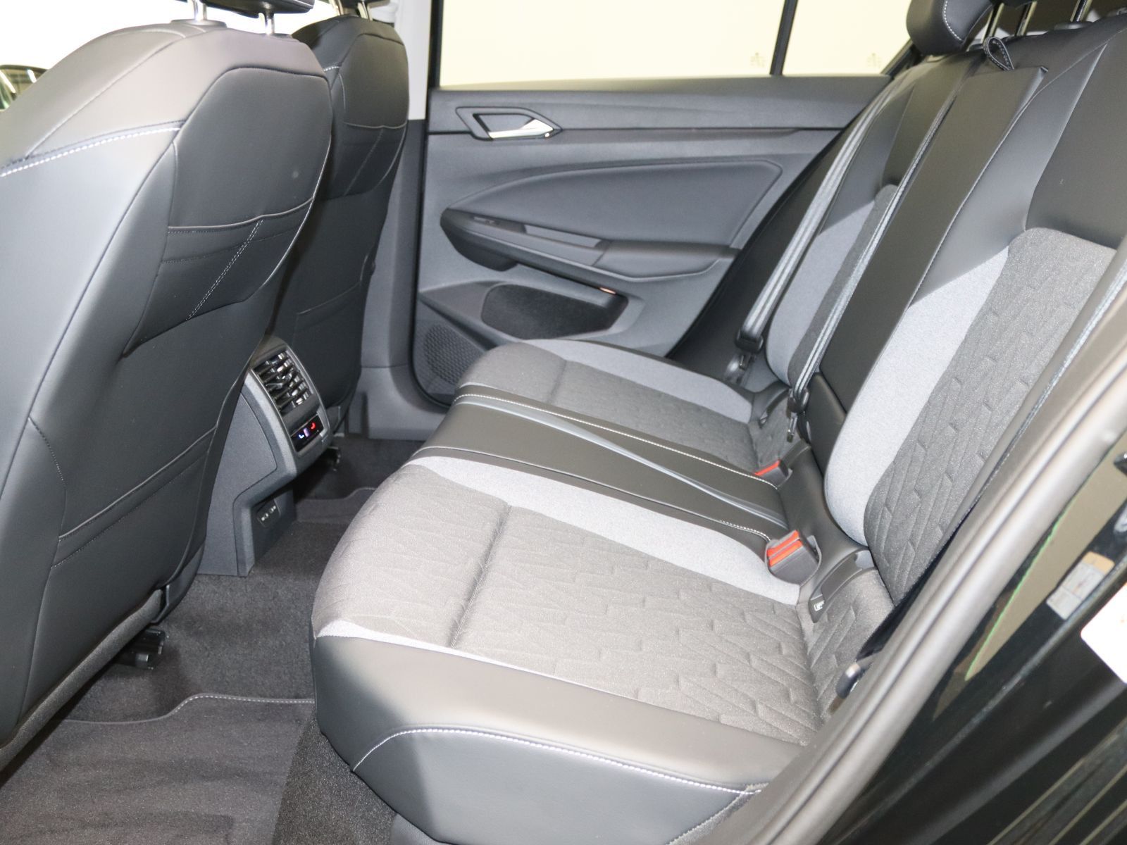 Volkswagen Golf - Bild 10