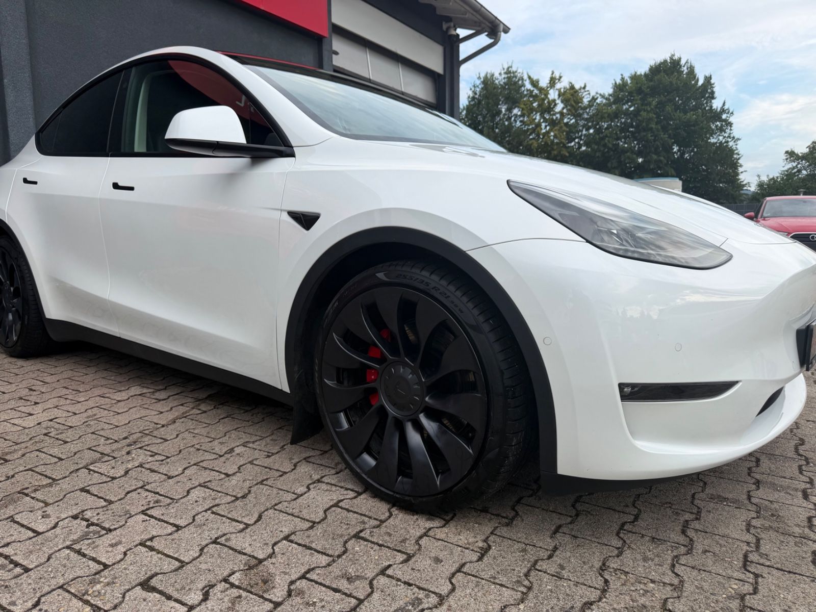 Tesla Model Y Performance Dual AWD Gigafactory foto 3