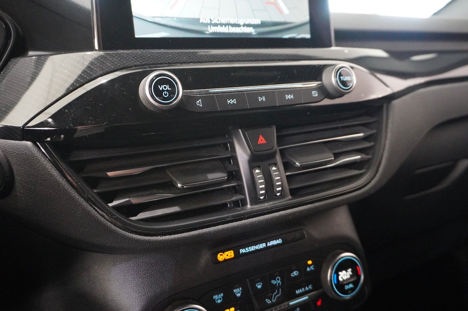 Fahrzeugabbildung Ford Kuga 1.5 ST-LINE X NAVI/LED/KAMERA/SPORT/B&O/DAB