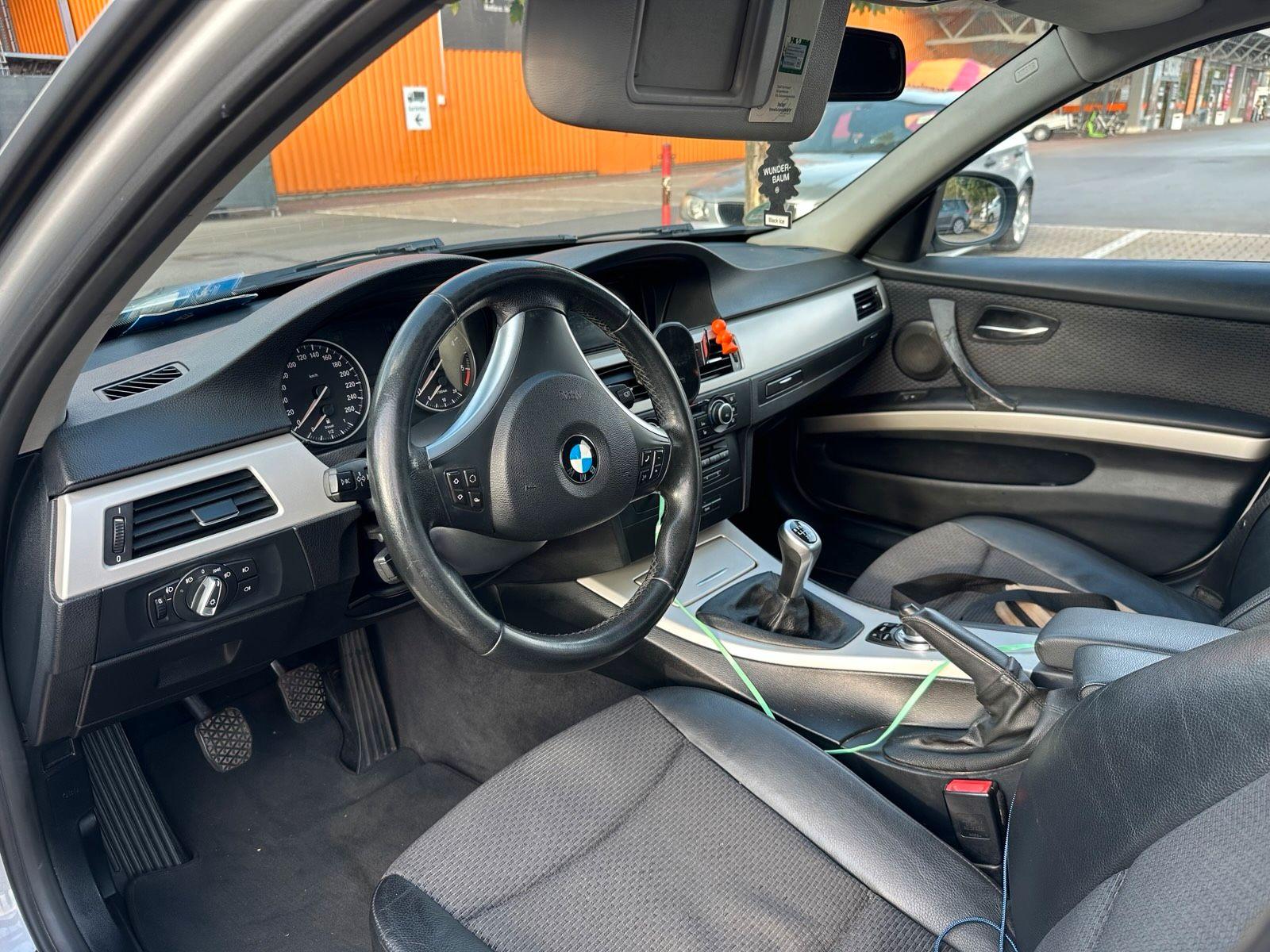 BMW 320 2012 — photo 6