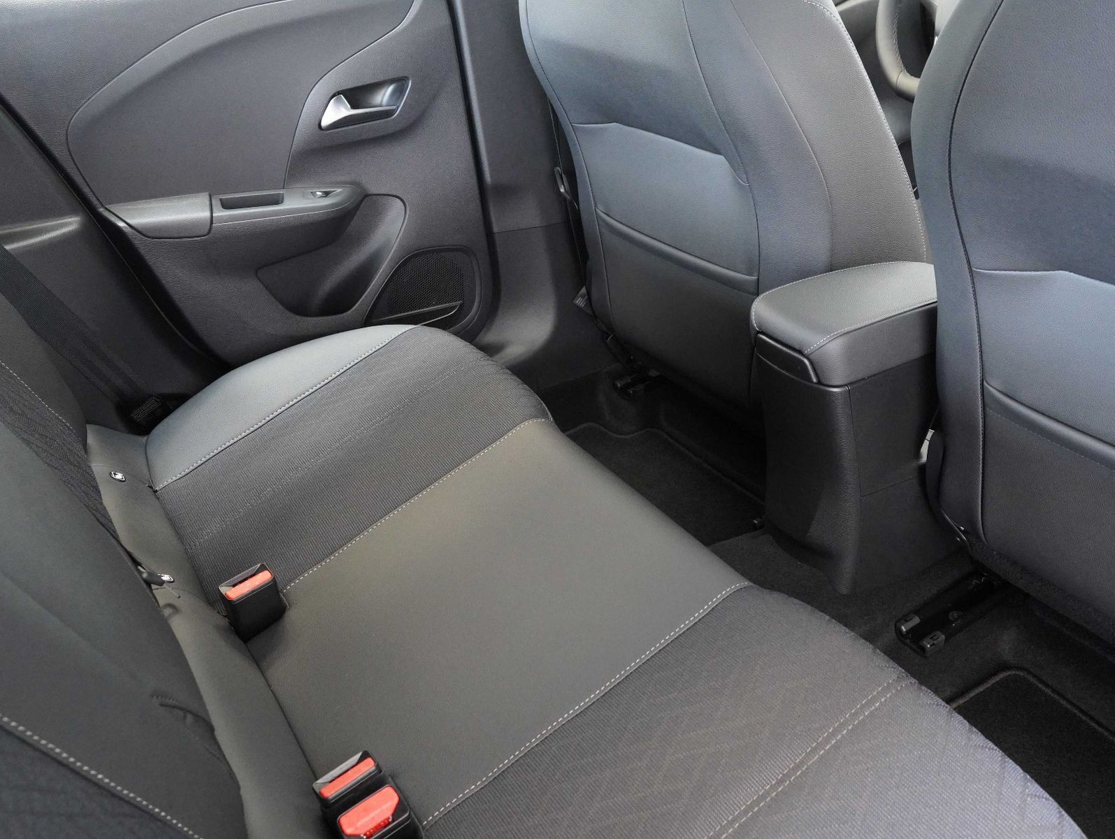 Fahrzeugabbildung Opel Corsa F e Elegance 11KW/LED/DAB/CARPLAY/SOH