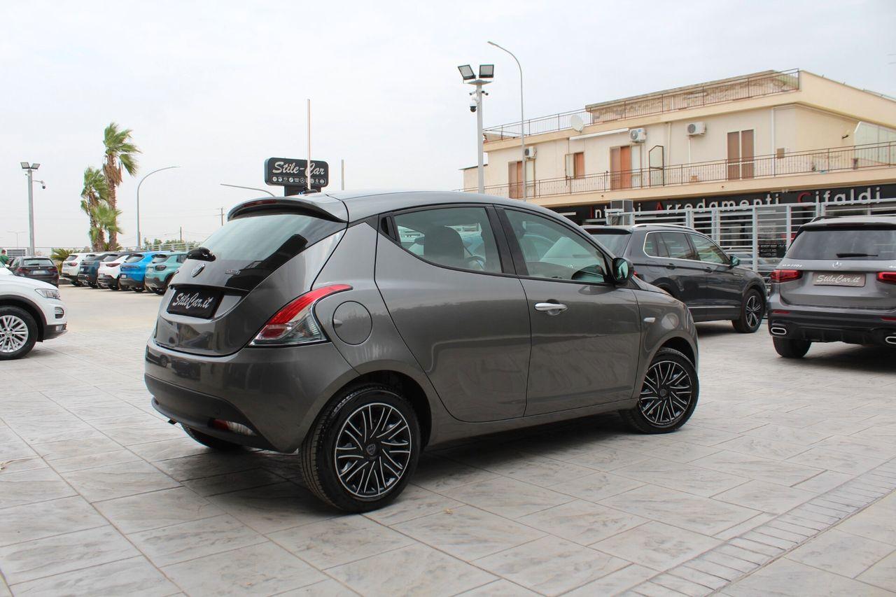 Lancia Ypsilon 1.0 FireFly 5 porte S&S Hybrid Ec