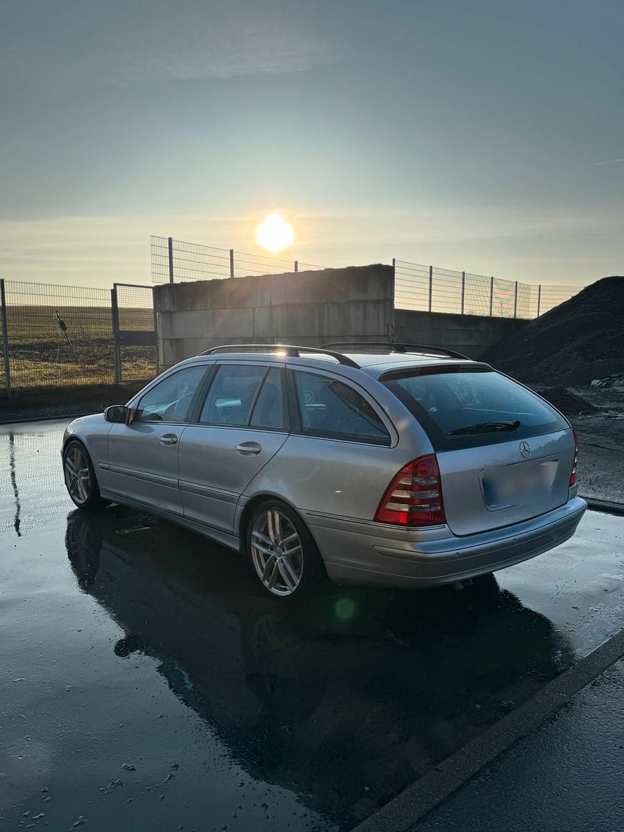 Mercedes-Benz C 320