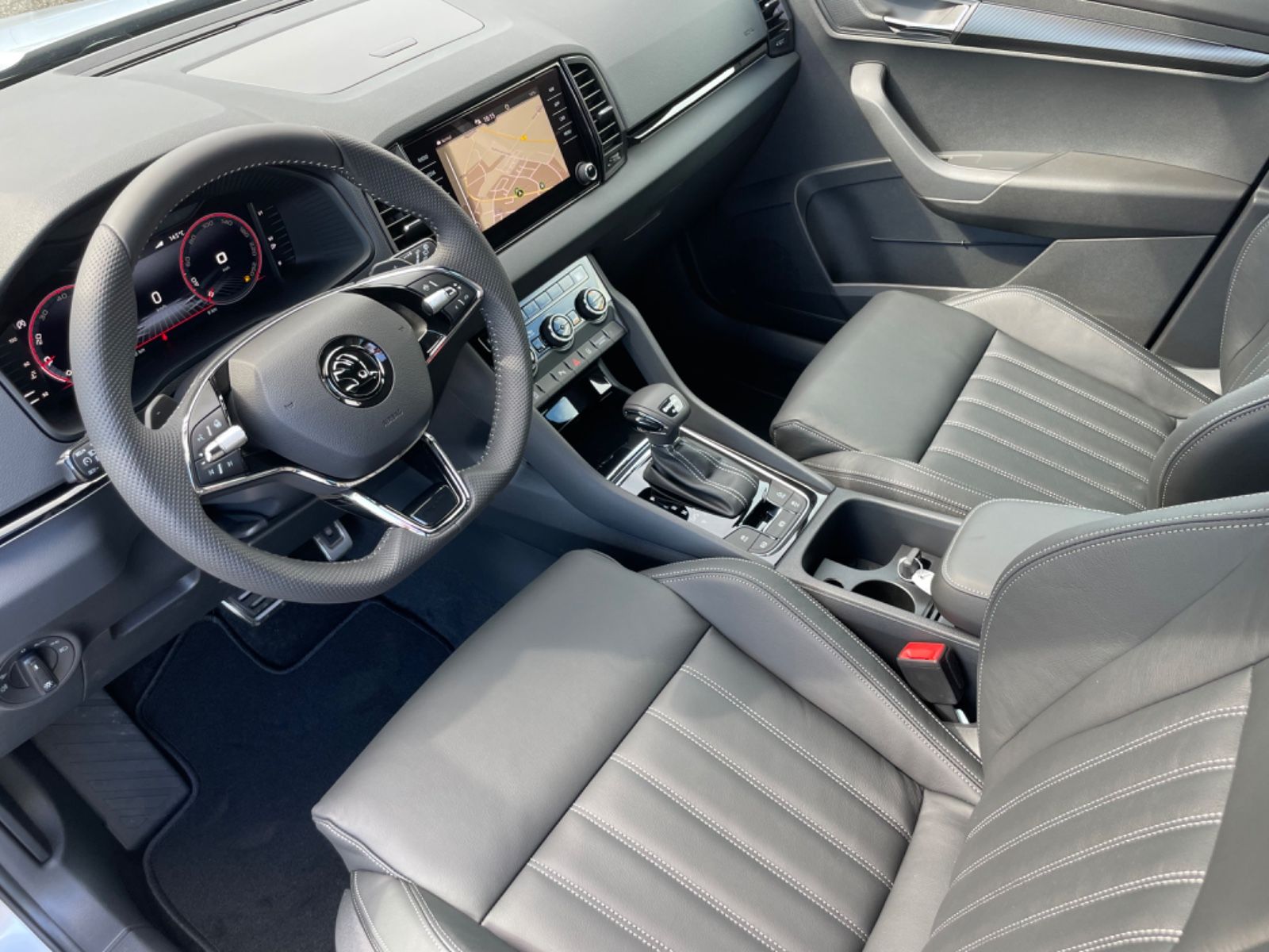 Fahrzeugabbildung SKODA Karoq 2.0 TDI Sportline DSG Navi/Matrix/AHK/4x4