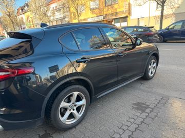 Alfa-Romeo Stelvio - 9